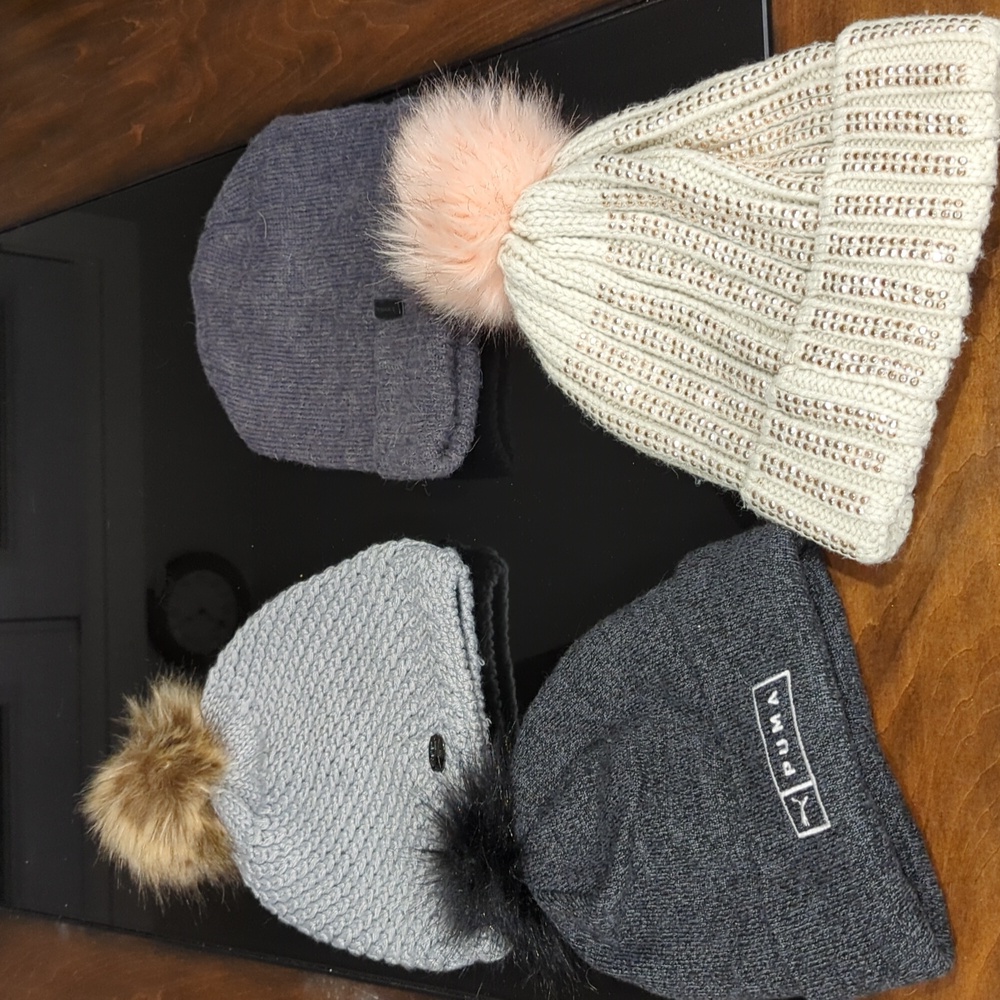 4 hat bundle  ❄️❄️❄️❄️❄️